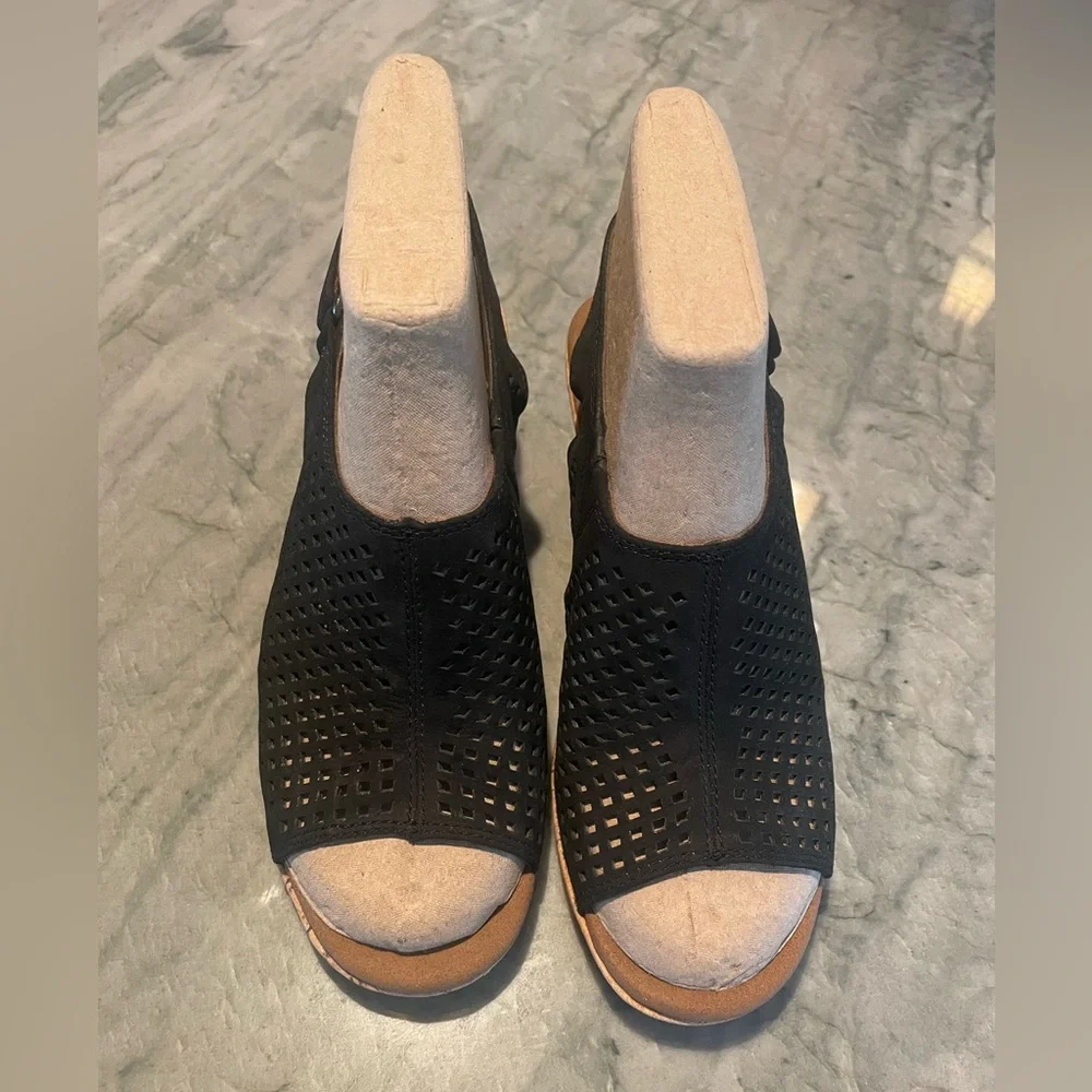 Rockport Briah Black Leather Perforated Cork Wedge Sandals Size 5 - Picture 2 of 8